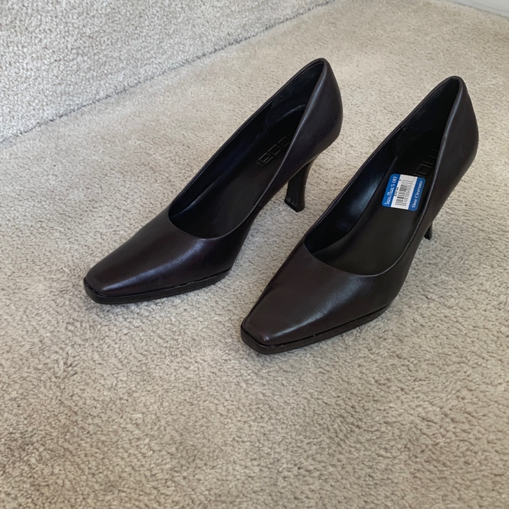 Brown modo pumps